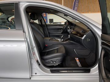 BMW 525d Lim. Aut.*NAVI*PDC*SHZ*STARTSTOP*VOLLLEDER*