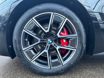 BMW i4 xDrive40 M Sportpaket HiFi DAB LED RFK Shz