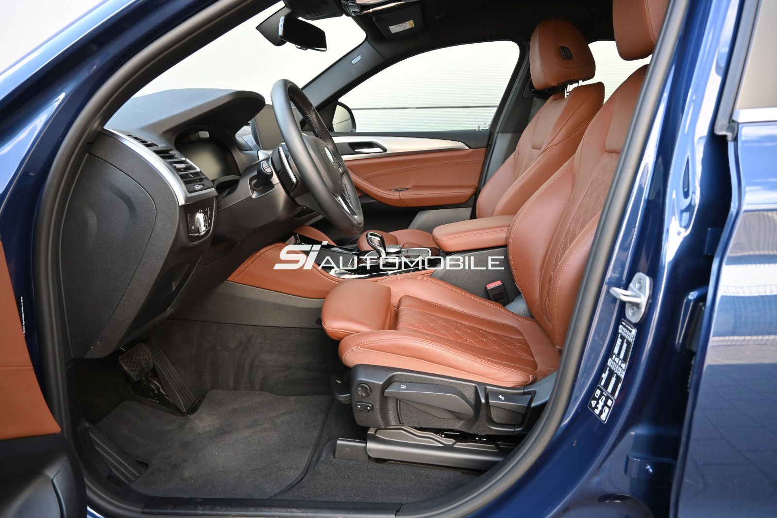 Fahrzeugabbildung BMW X4 xDr.30d °ACC°AHK°IND.MERINO-LEDER°STANDHEIZ.°