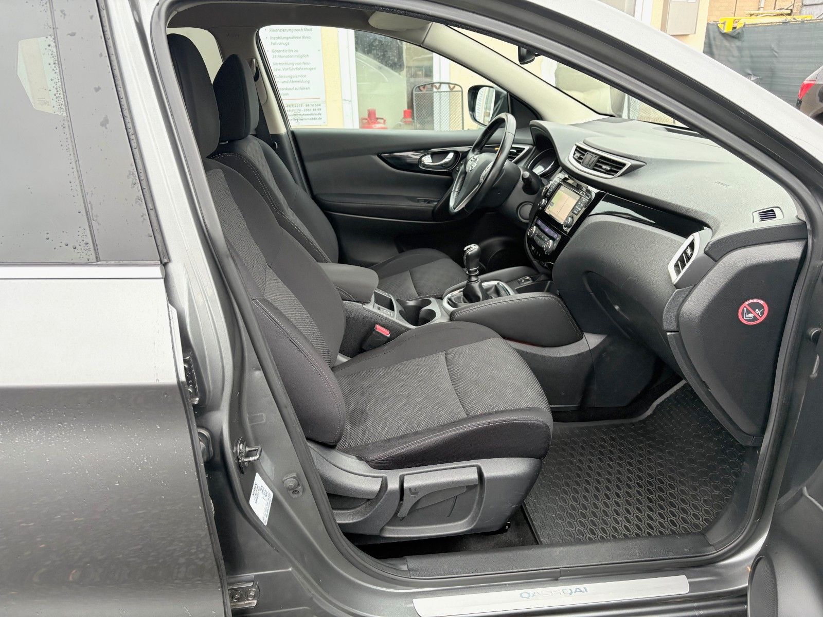 Fahrzeugabbildung Nissan Qashqai 1.6 N-Connecta Navi AHK 360 View 2.HAND