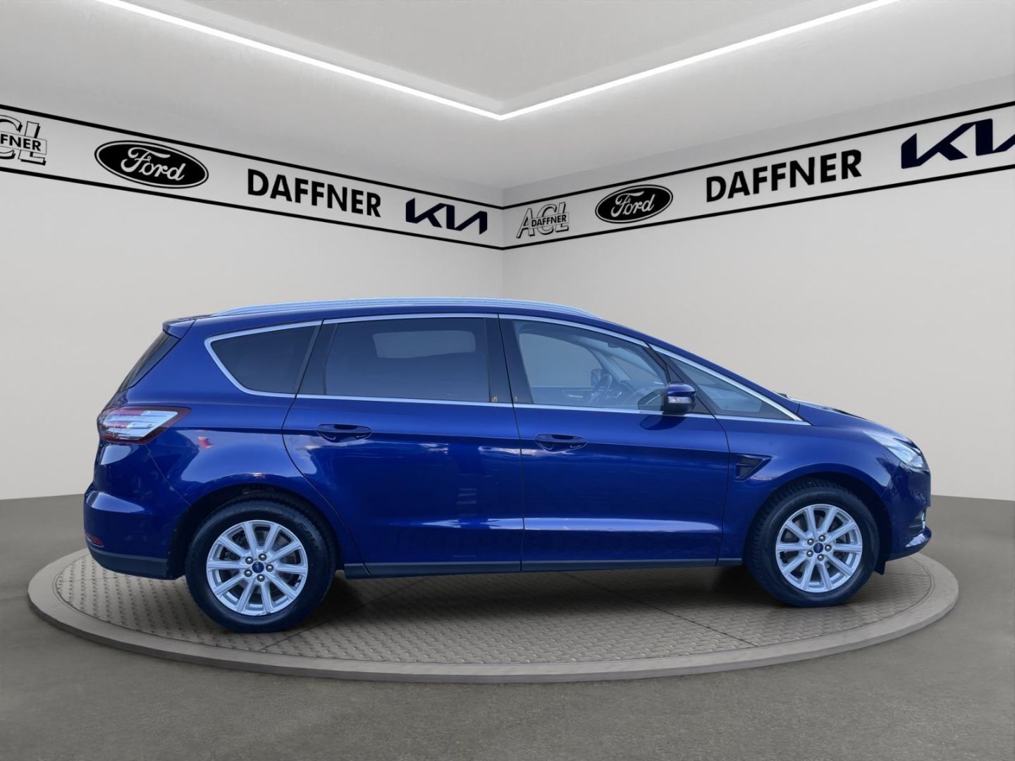 Fahrzeugabbildung Ford S-Max Titanium Navi El. Heckklappe Apple CarPlay