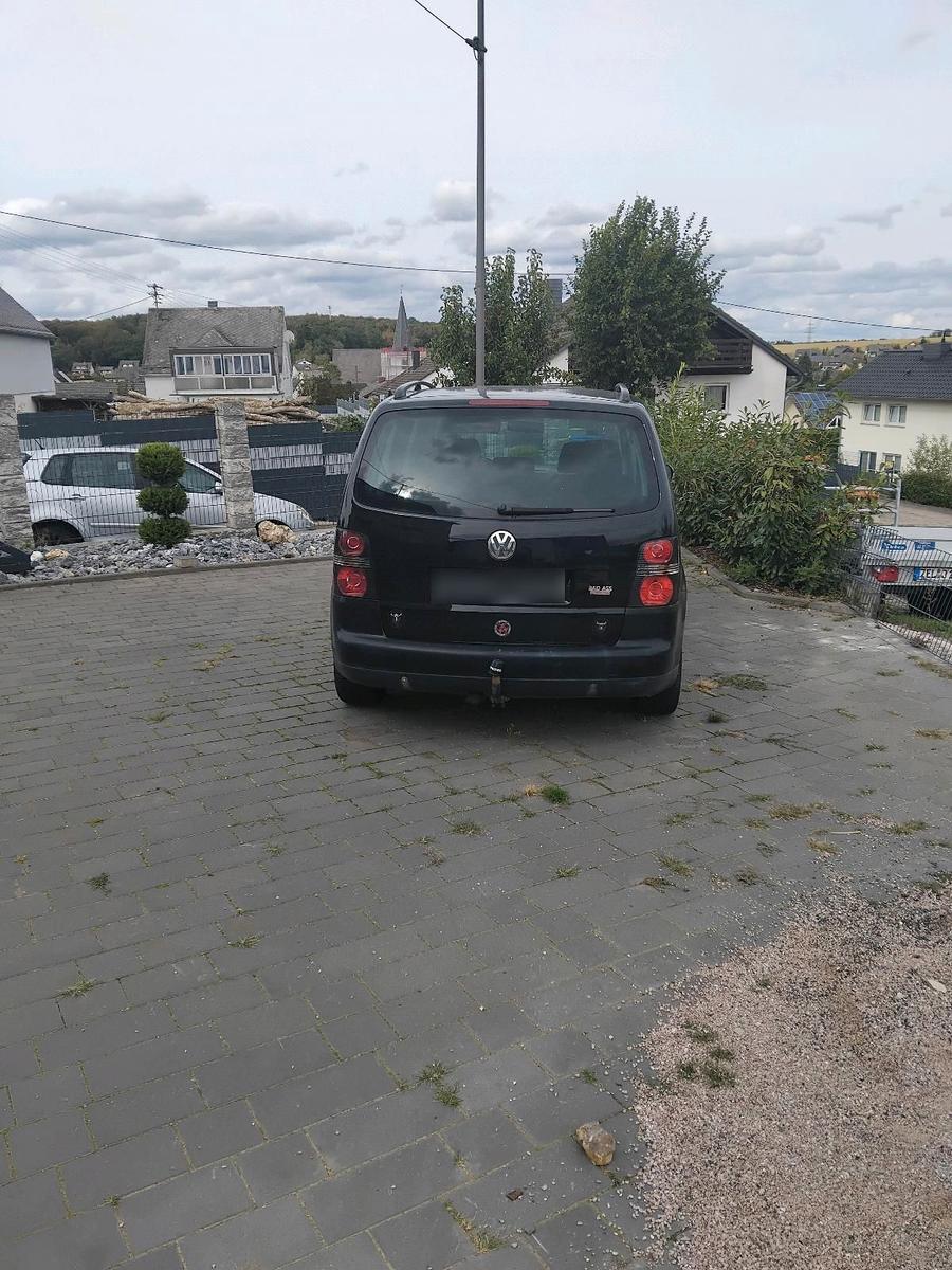 Volkswagen Touran 2007 — engine 105 HP (77kW)
