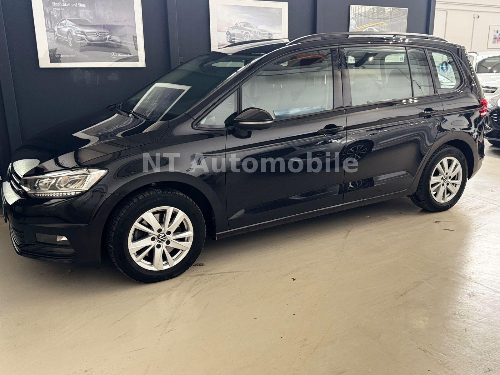 Volkswagen Touran 2.0 TDI DSG NAVI LED ACC Lane Assist 7-Sz