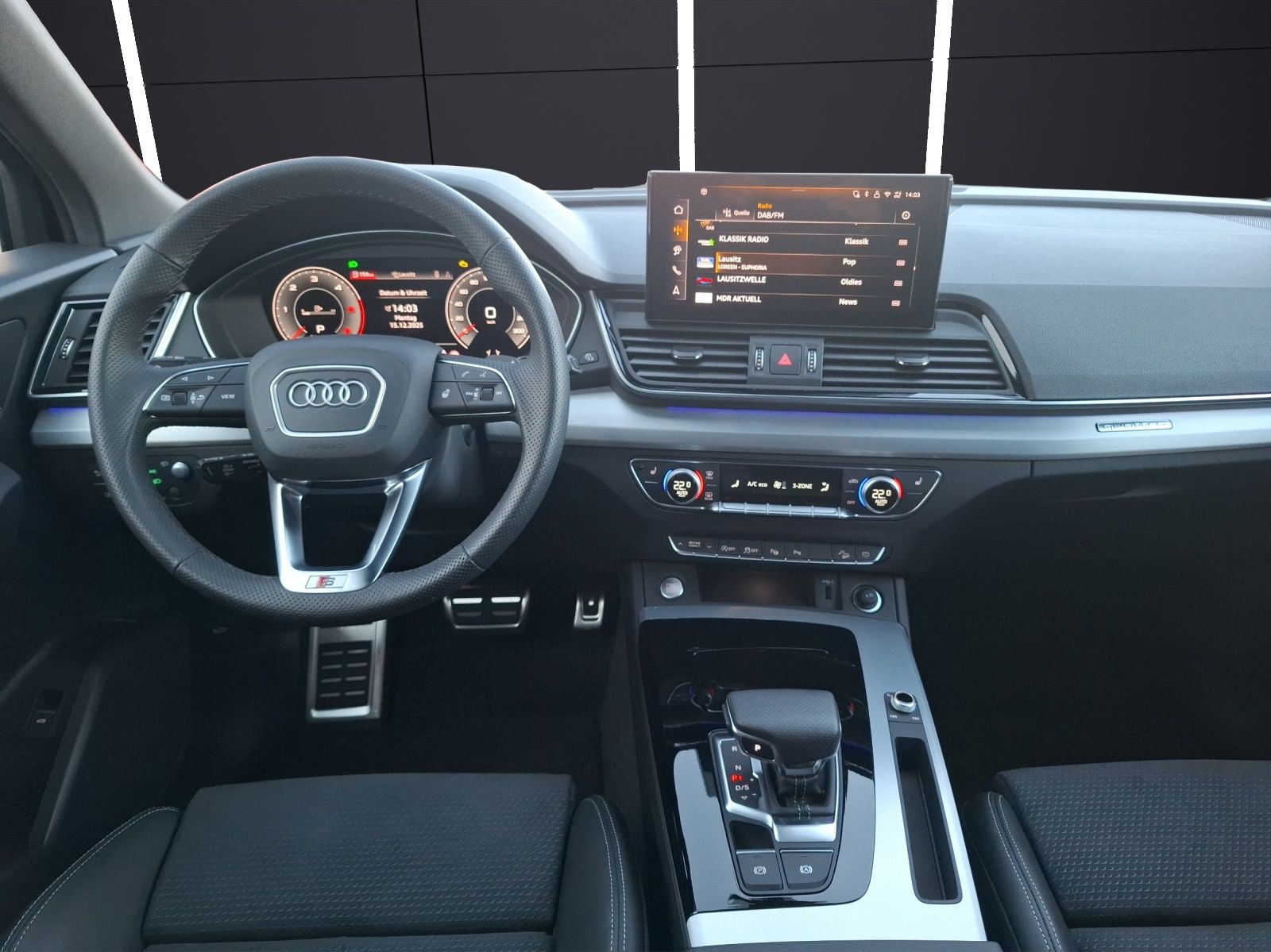 Fahrzeugabbildung Audi Q5 40 TDI S-line quattro S-tronic Matrix AHK Pan