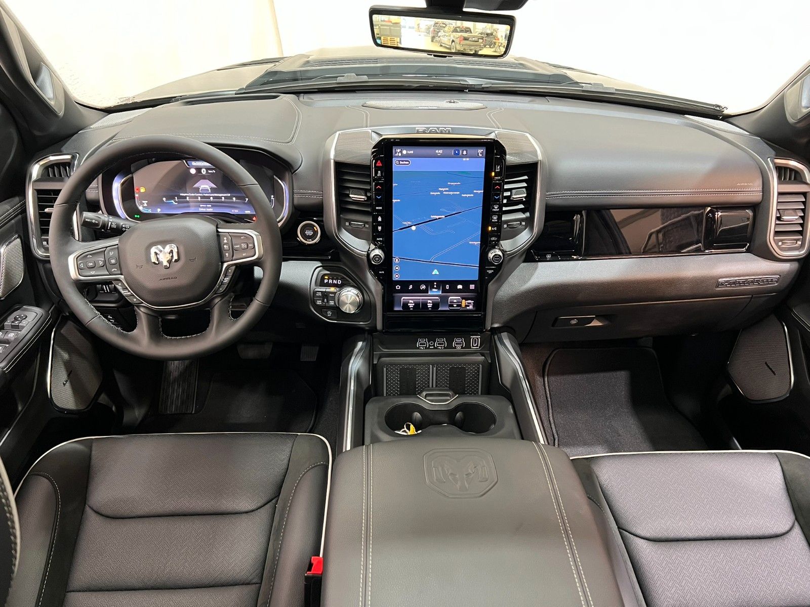 Fahrzeugabbildung Dodge RAM 1500 Laramie Night Premium RTR Umbau