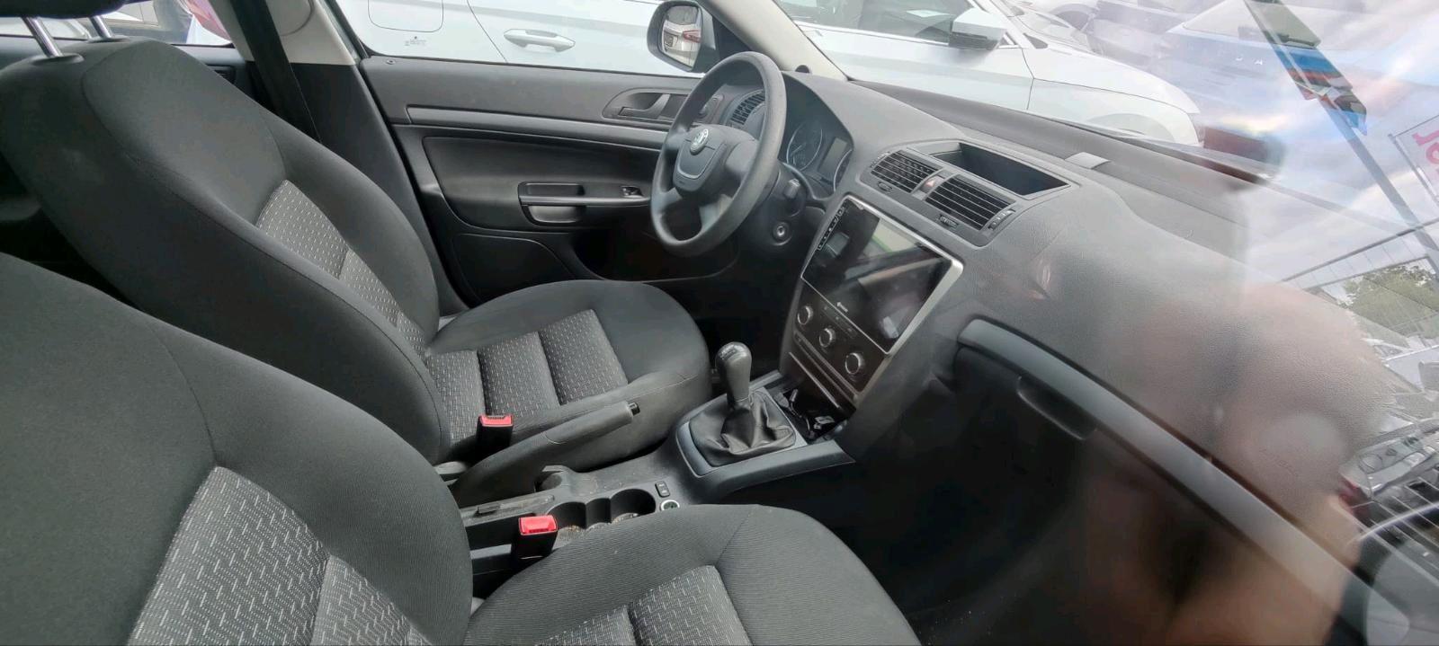 Skoda Octavia 2011 — engine 122 HP (90kW)