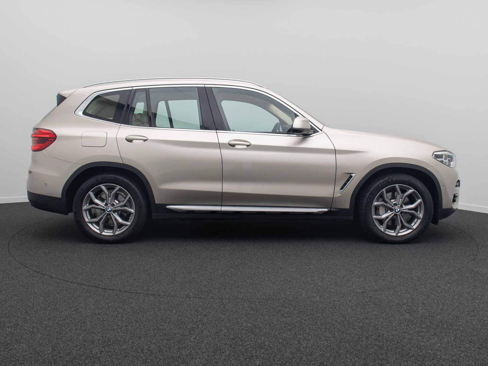Fahrzeugabbildung BMW X3 xD30e xLine HUD 360°DAB Alarm HiFi Individual