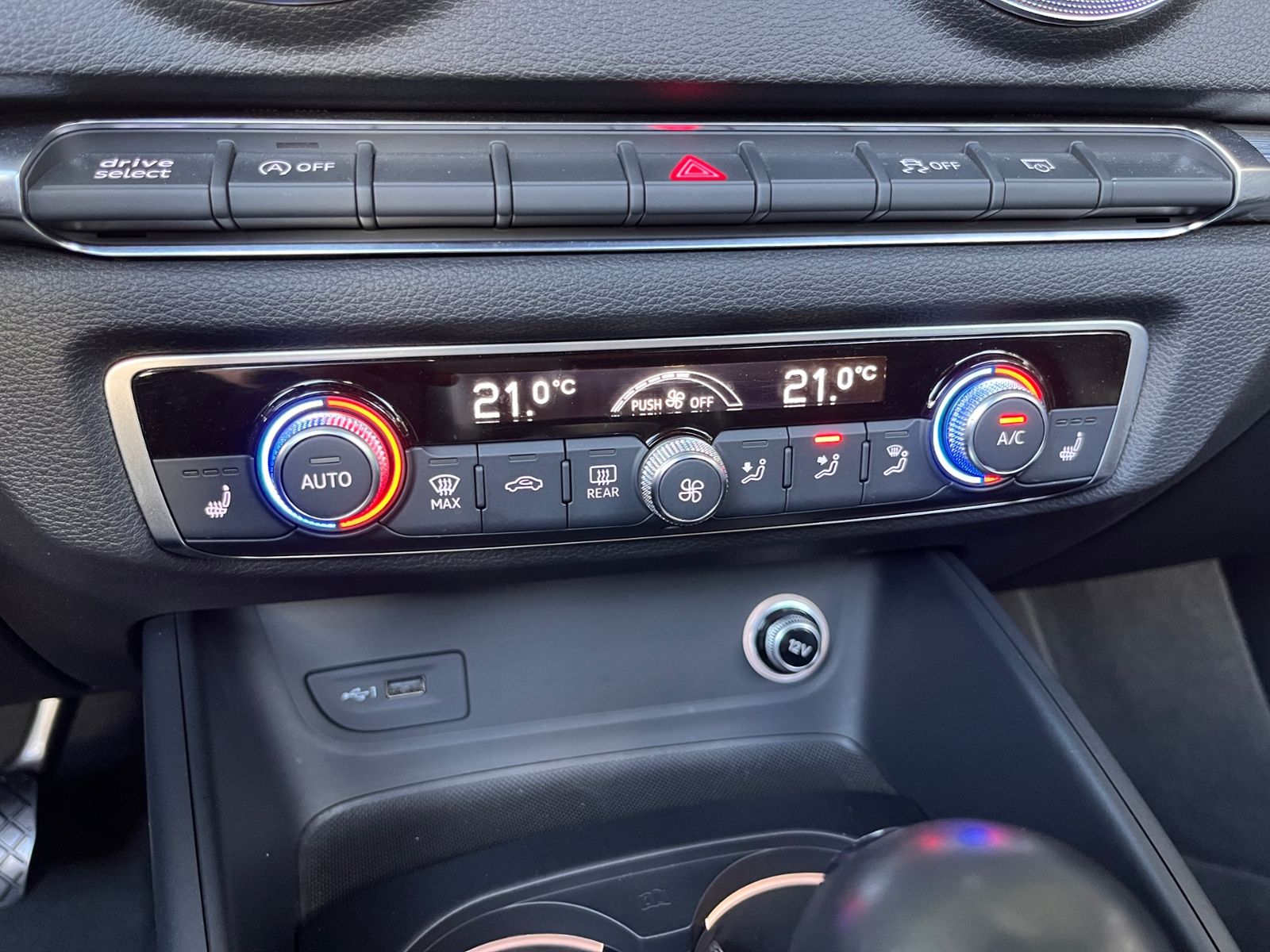 Fahrzeugabbildung Audi A3 Cabriolet sport 1.5 TFSI XENON NAVI ALU