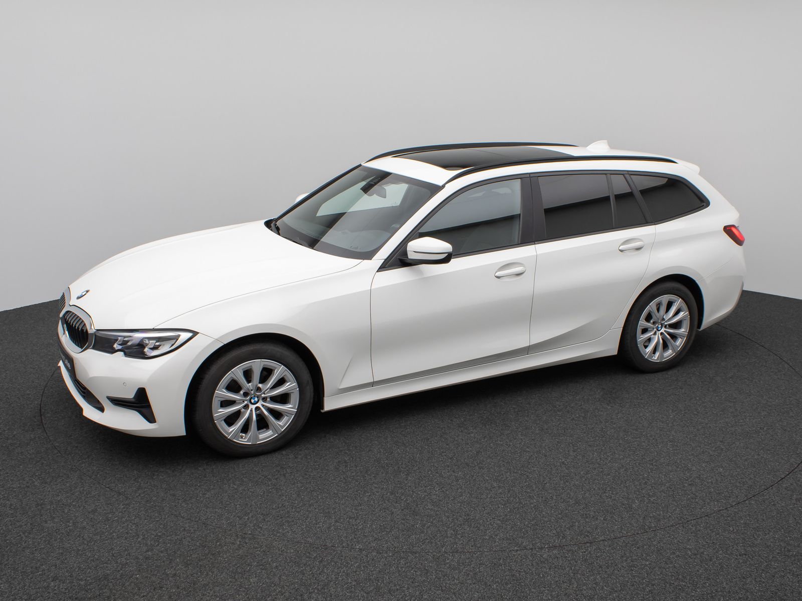 Fahrzeugabbildung BMW 320d xD Panorama DAB PDC Geschwindigkeitsreg LED