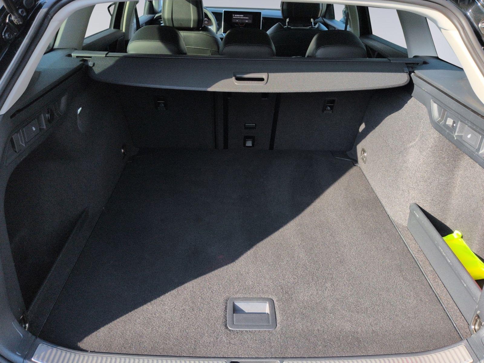 Passat 1.5 eTSI DSG Business KAMERA+AHK+NAVI
