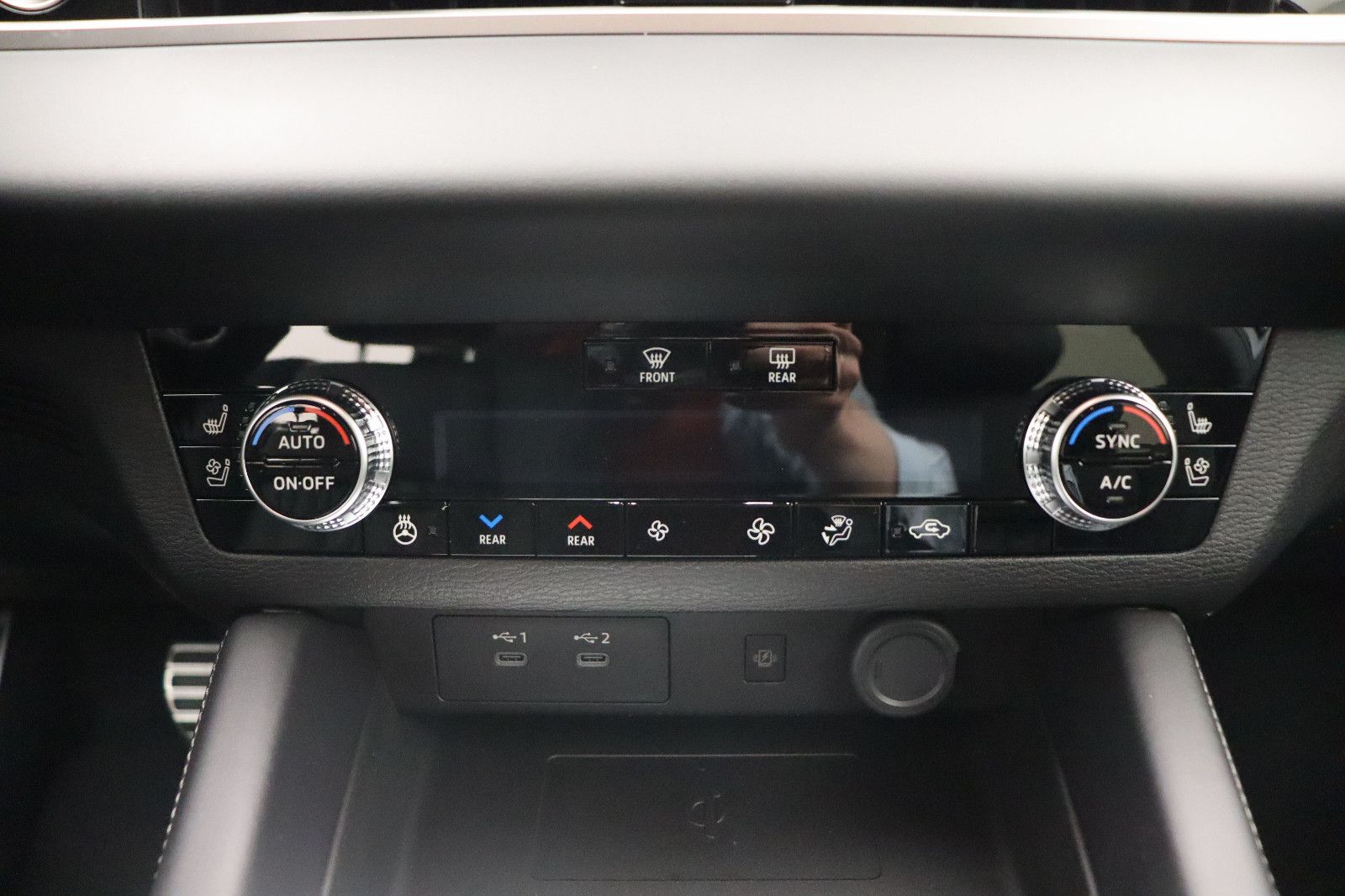 Fahrzeugabbildung Mitsubishi Outlander 2.4 PHEV Top 4WD