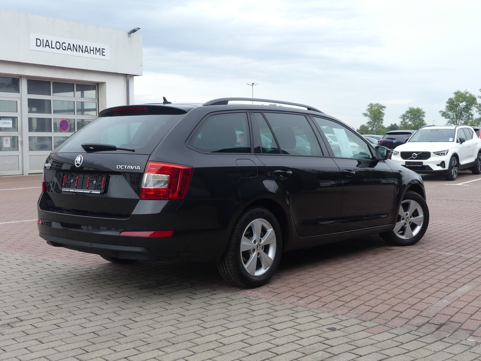 Fahrzeugabbildung SKODA Octavia Combi Elegance 1,4 TSI