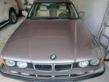 BMW E32 750i - BMW 750: E32 750i