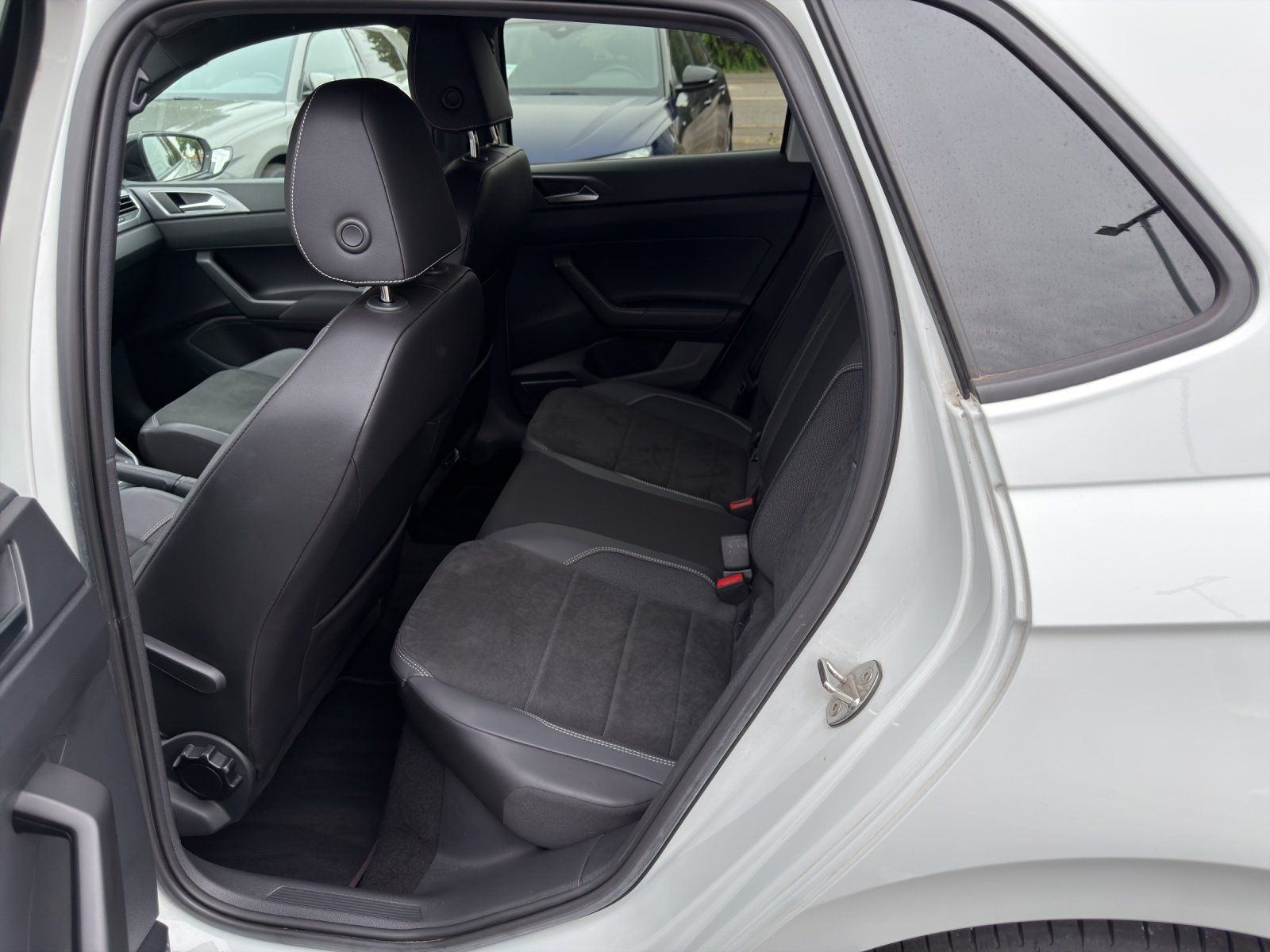 Fahrzeugabbildung Volkswagen Polo VI 2.0 TSI GTI Kamera,LED,Matrix,Navi,PDC