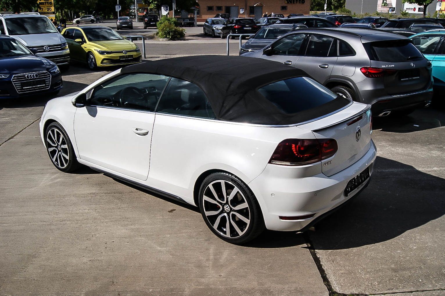 Fahrzeugabbildung Volkswagen Golf VI GTI Cabriolet 20TSI DSG XENON LEDER NAVI