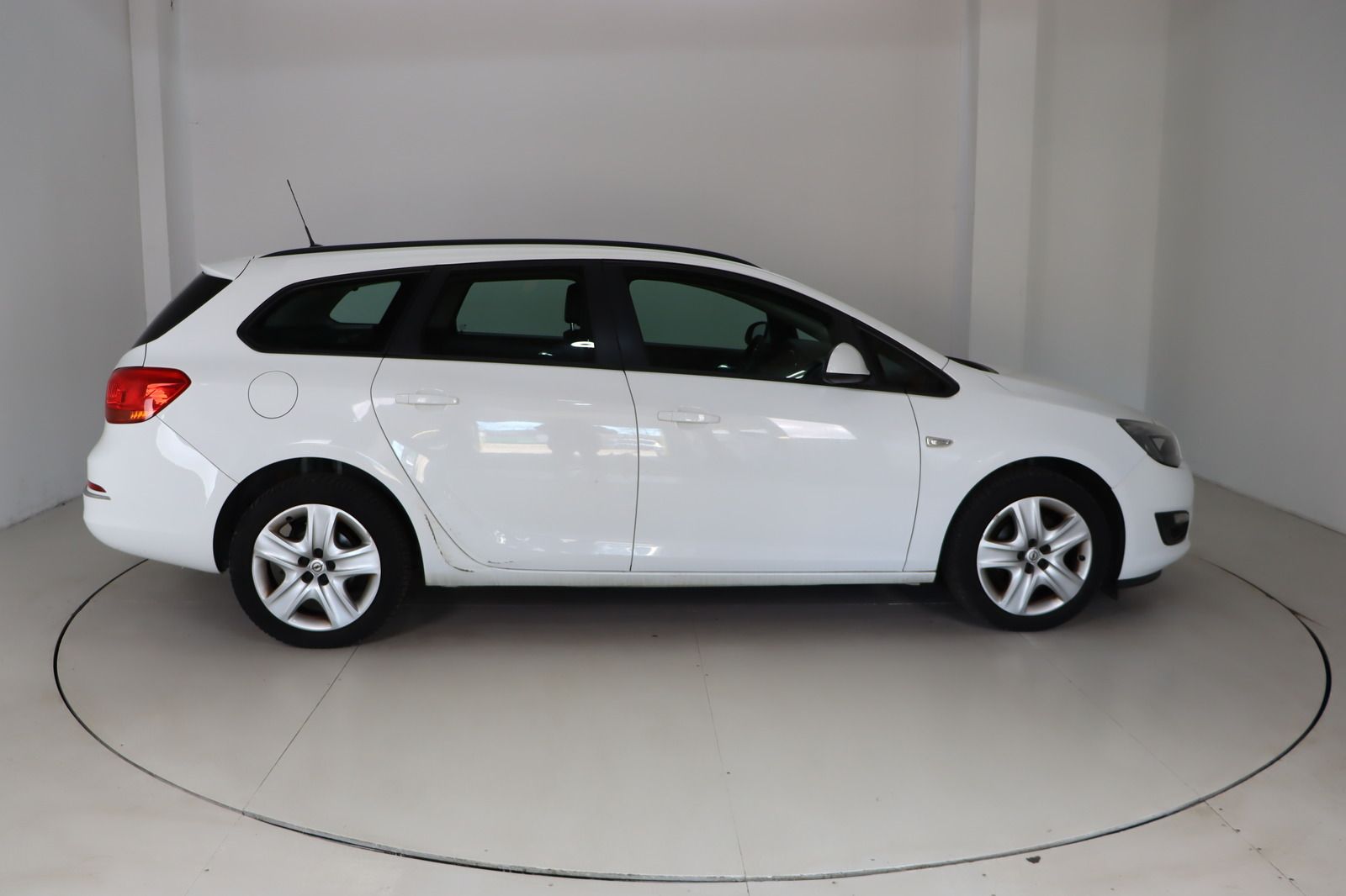 Fahrzeugabbildung Opel Astra Sports Tourer 1.4 ecoFLEX FUN