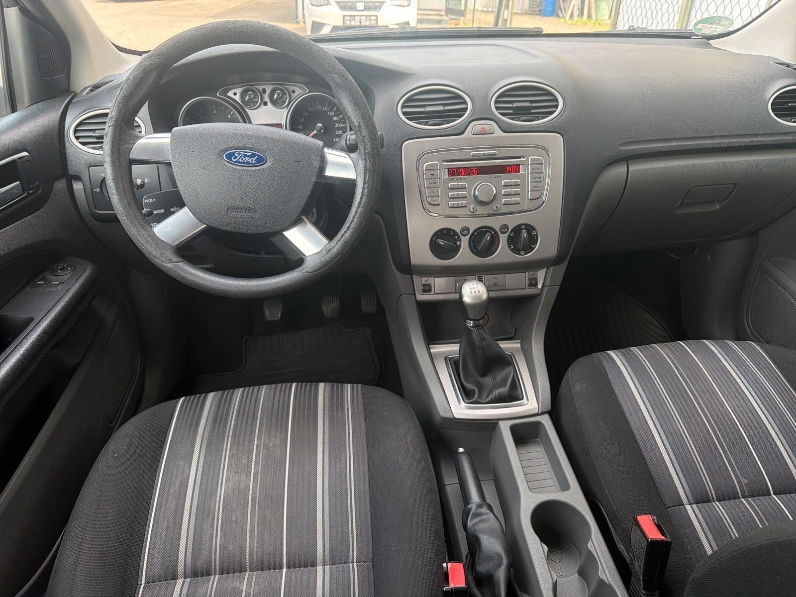 Ford Focus 2009 — photo 11
