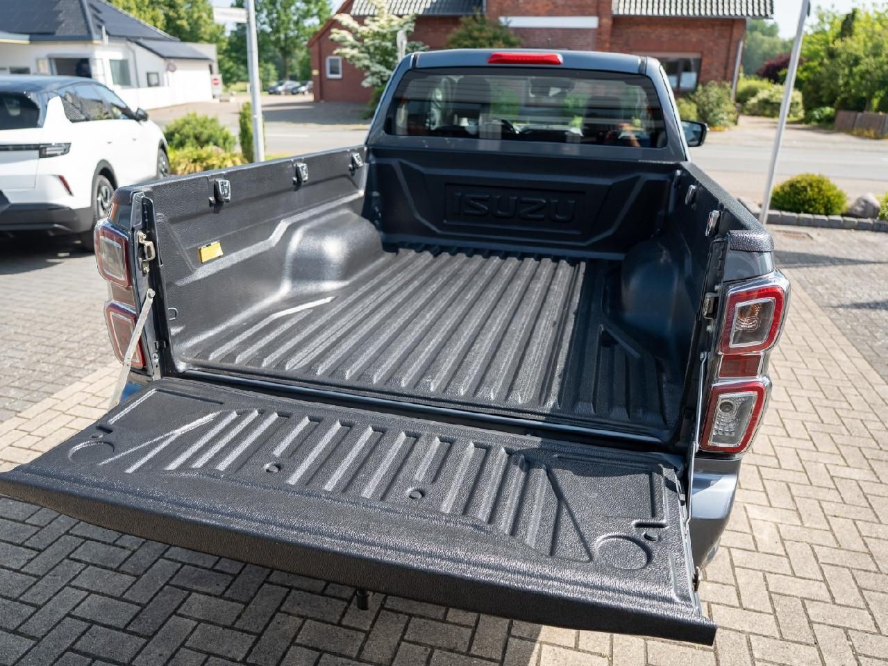 Fahrzeugabbildung Isuzu D-Max Space Cab 4WD LSE