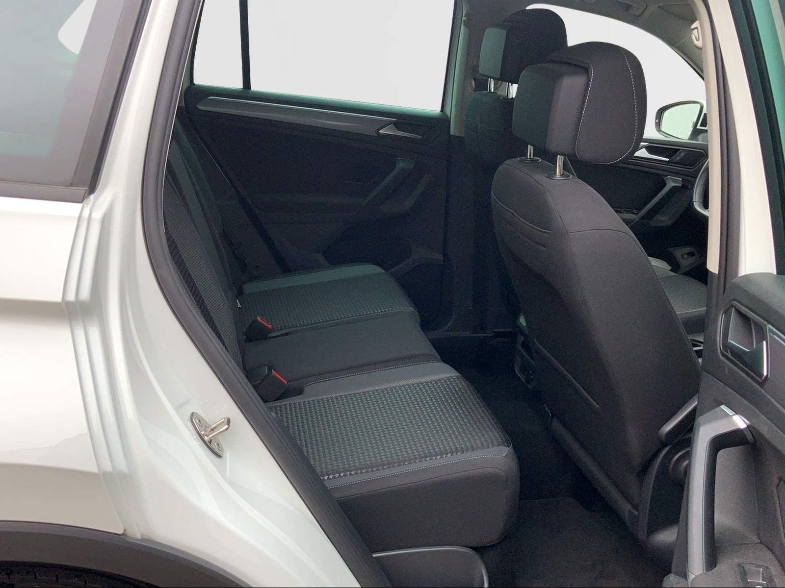 Tiguan 1.5 TSI Life, SHZ,NAV,LED,AHK.