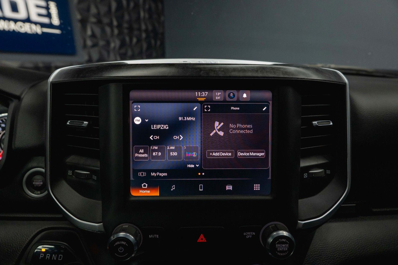 Fahrzeugabbildung Dodge RAM 5.7 V8 HEMI 4x4 OFFROAD Night-Paket *LED*19%