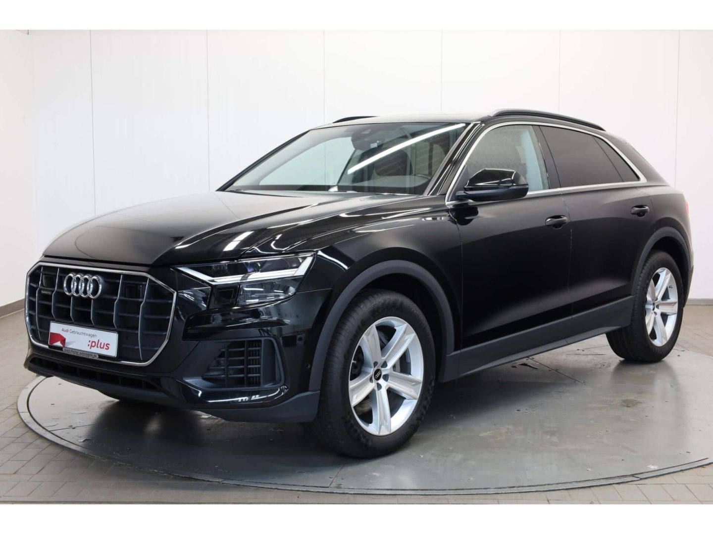 Audi Q8 55 TFSI quattro foto 2