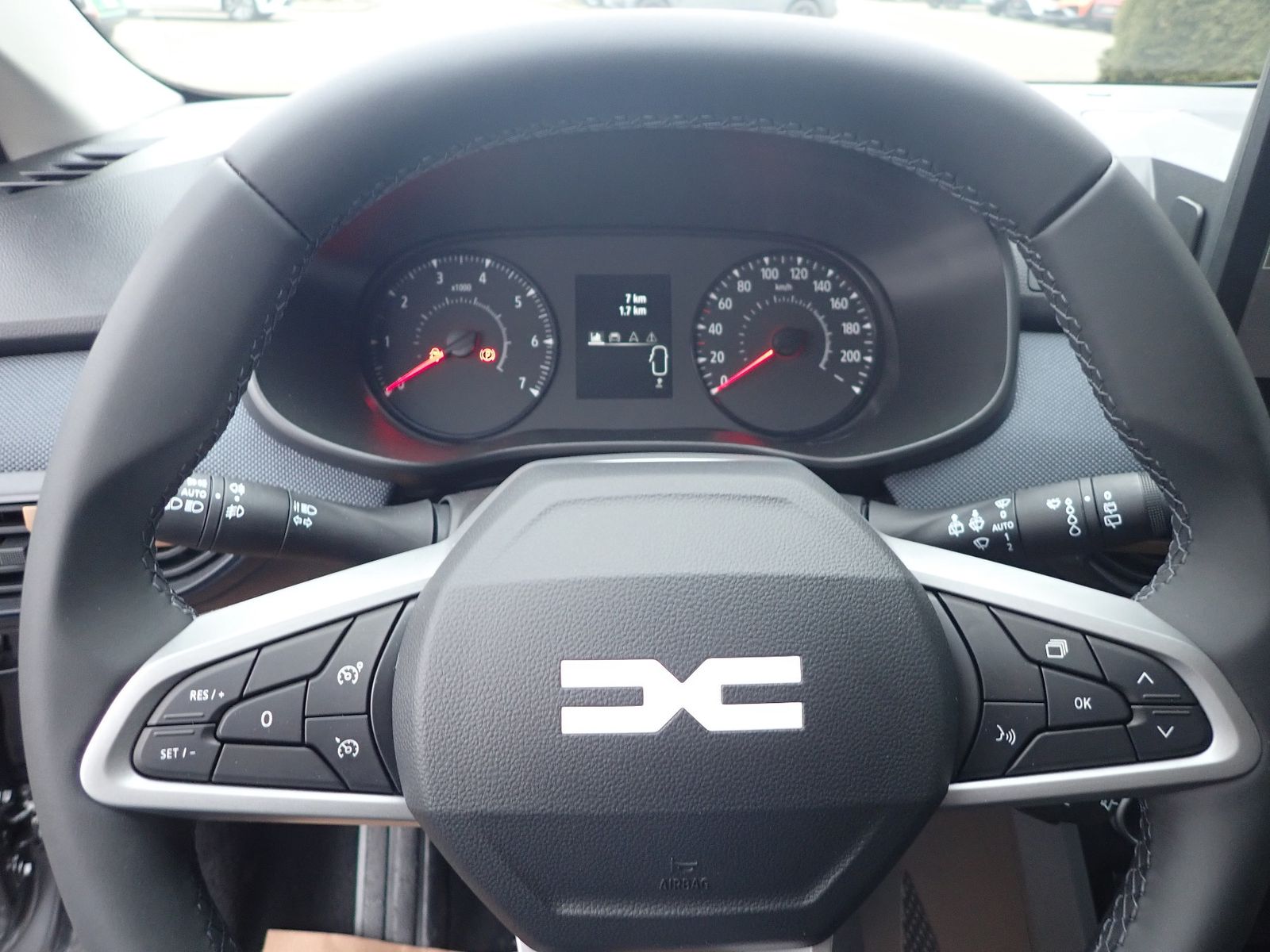 Fahrzeugabbildung Dacia Sandero Stepway Expression TCe 110