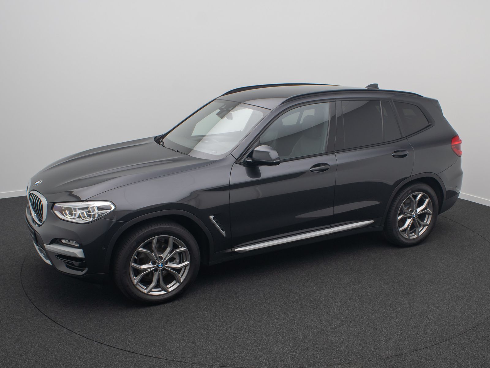 Fahrzeugabbildung BMW X3 xD20d xLine ACC AHK Kamera DisplKey HUD Leder