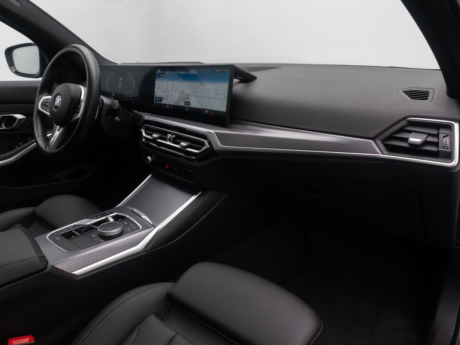 Fahrzeugabbildung BMW 320i M Sport DAB Kamera AHK Panorama HUD 19Zoll