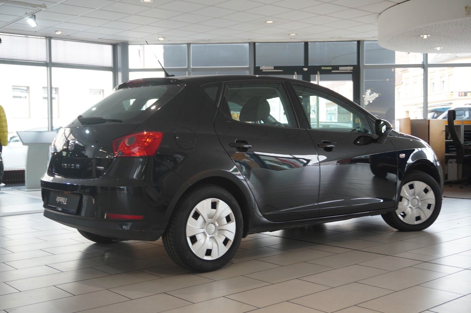 Fahrzeugabbildung SEAT Ibiza 1.4 TDI STYLE 5-TÜR NAVI/TEMP./PDC/NEBEL