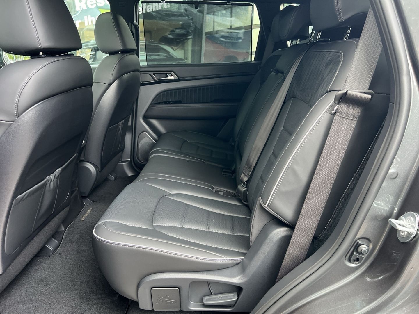 Fahrzeugabbildung KGM Rexton 2.2 Lux 8 AT AWD Navi Leder 360 Kamera