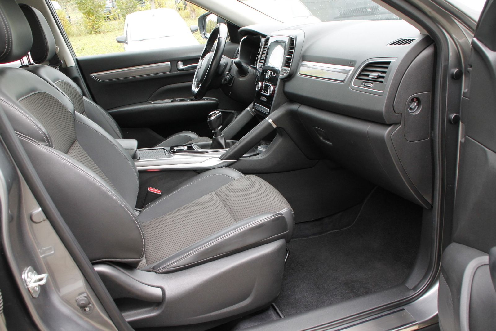 Fahrzeugabbildung Renault Koleos Life 4x4