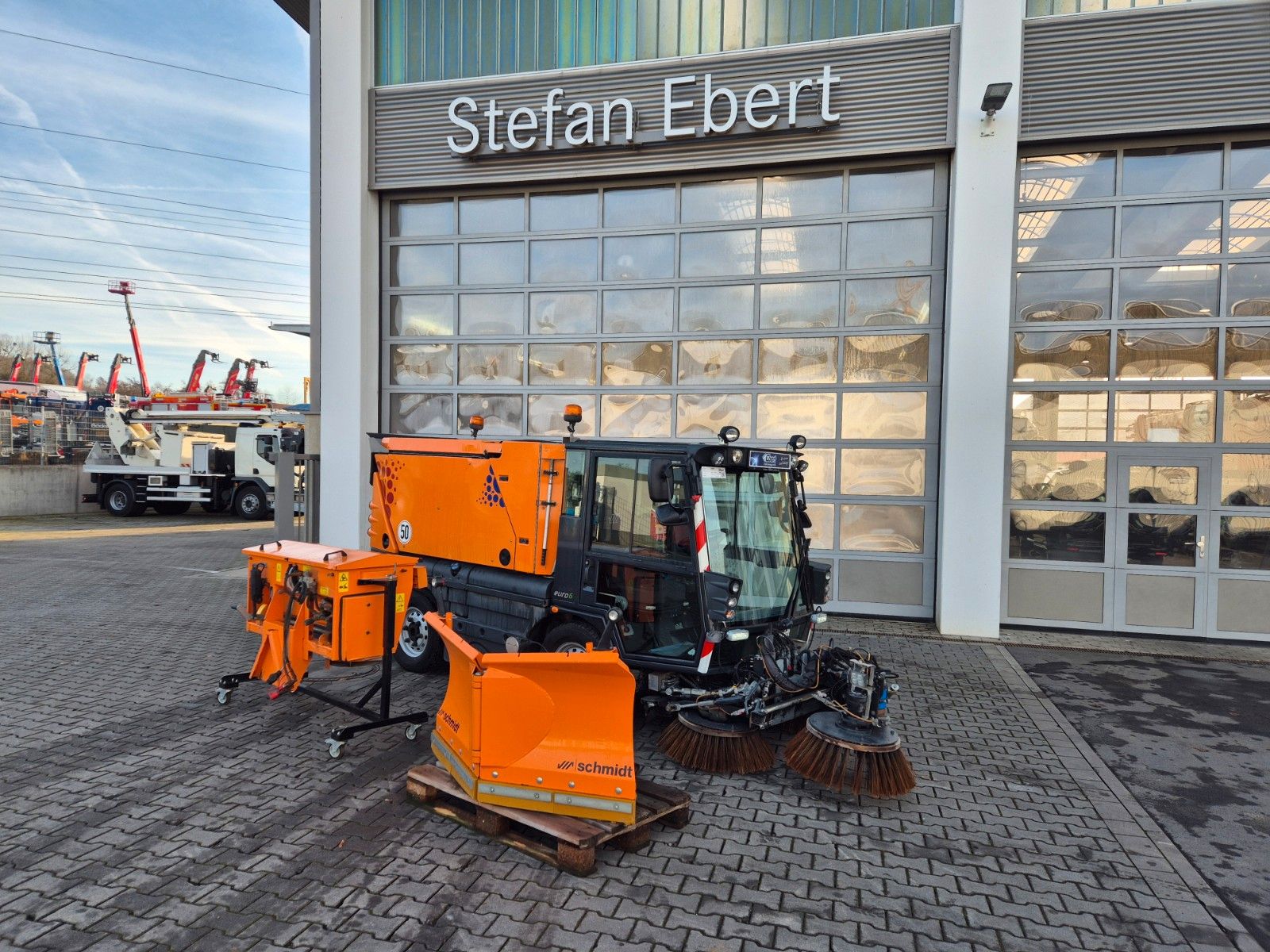 Fahrzeugabbildung Schmidt Swingo Compact 200+ Winterdienst Klima