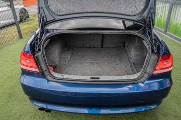 Fahrzeugabbildung BMW 325i Coupe M-Paket|SCHALTER|KLIMAA|LEDER|SHZ