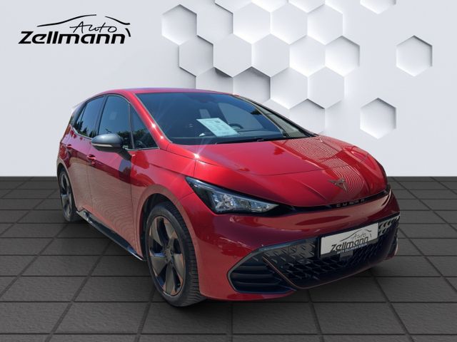Born 150kW 62kWh brutto LED GJR ParkLenkAssisten