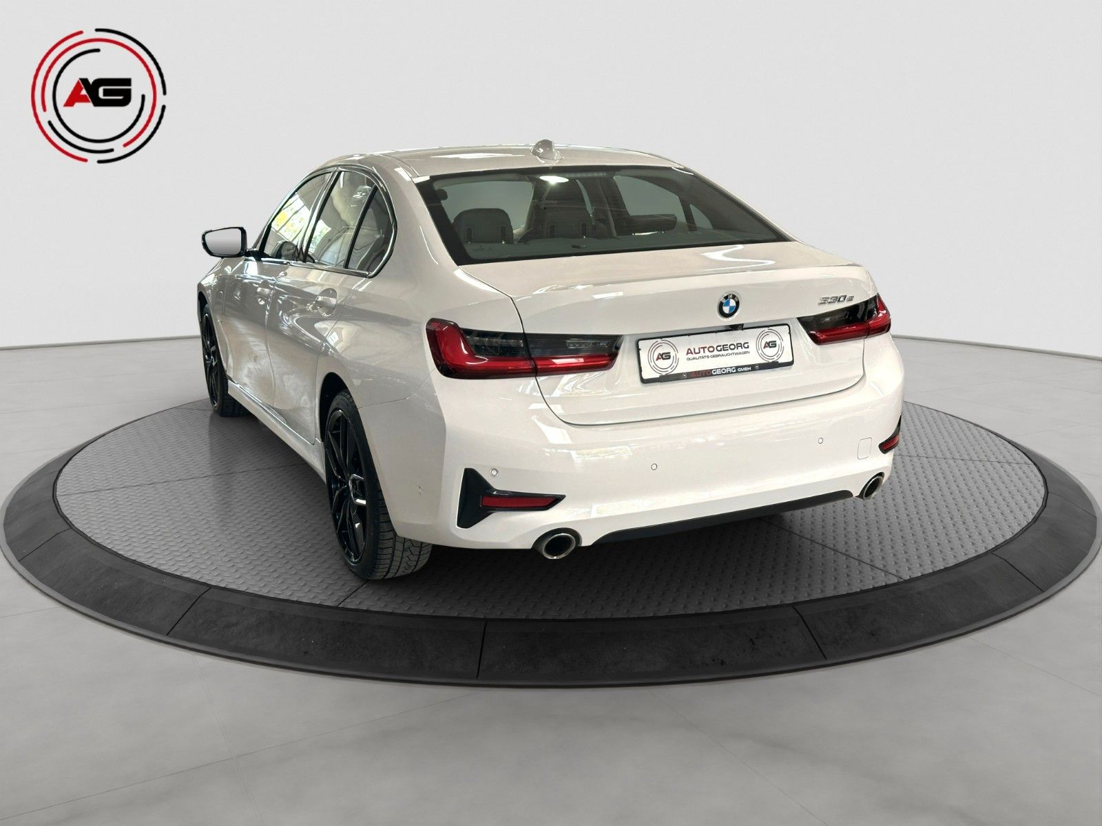 BMW 330e LC.PRO ACC LASER CARPLAY HUD HiFi KAMERA foto 7