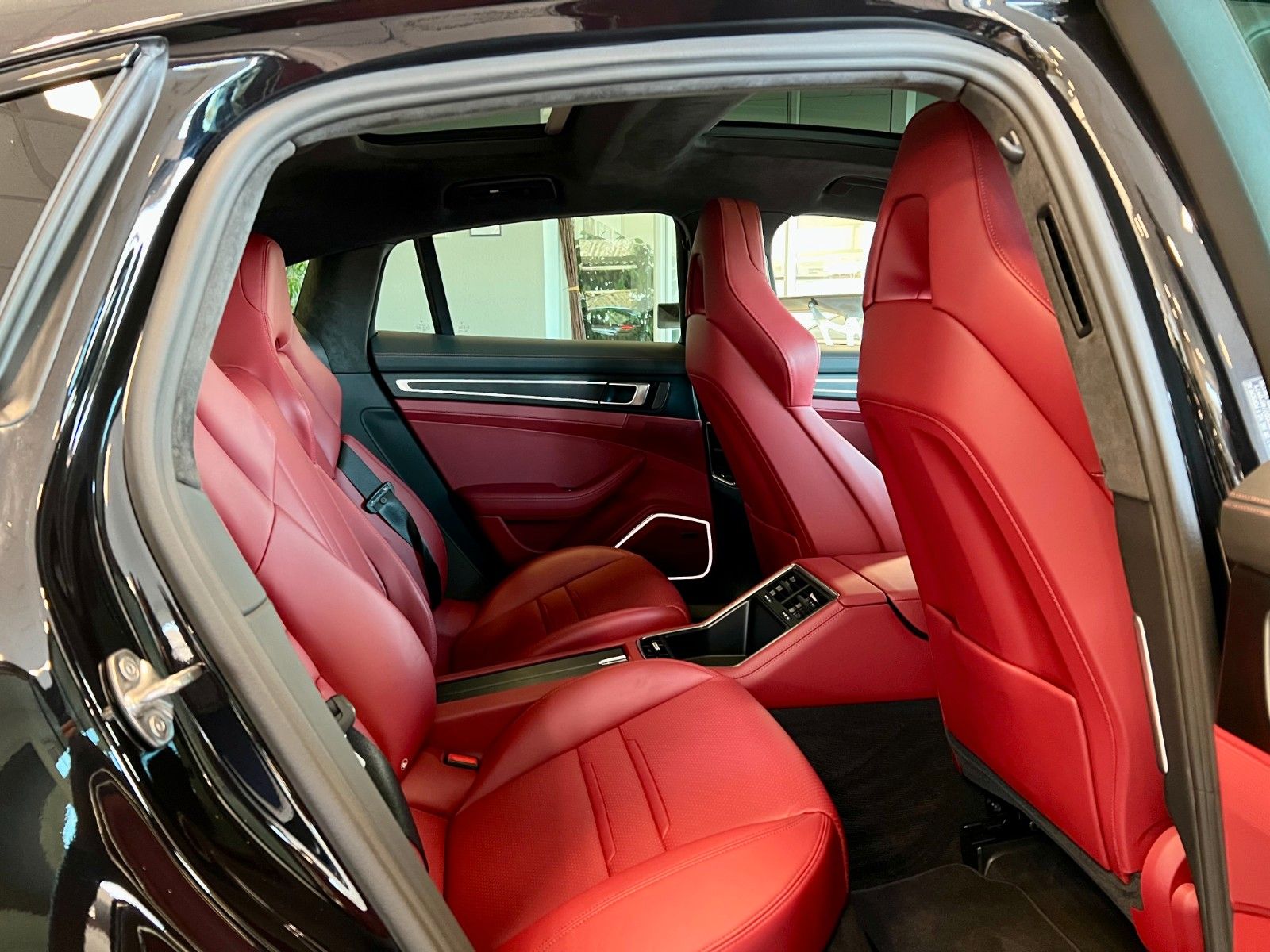 Fahrzeugabbildung Porsche Panamera GTS Panorama, ACC, Hinterachslenkung