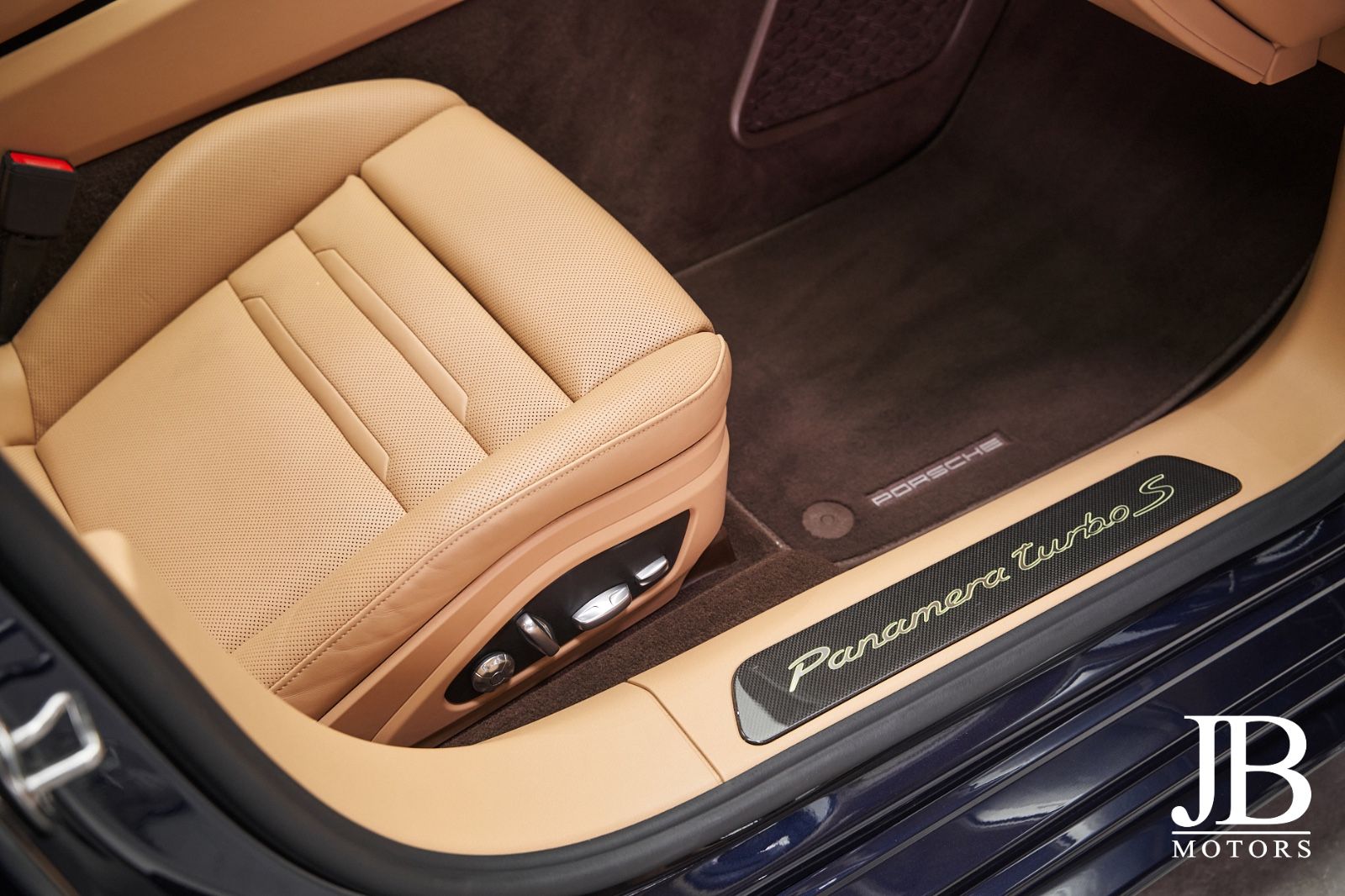 Fahrzeugabbildung Porsche Panamera Turbo S E-Hybrid Burmester 360° TV