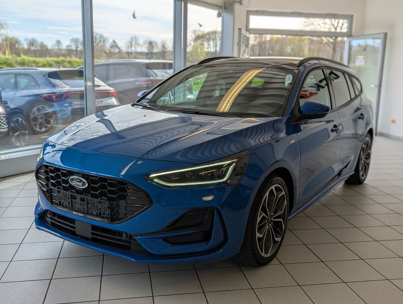 Fahrzeugabbildung Ford Focus 1.0 ST-Line X Styling Matrix B&amp;O Pano 18"