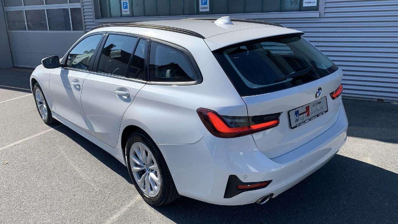BMW 320 d Touring foto 8