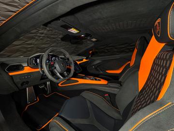 صورة 7 لـ 2024 Lamborghini REVUELTO
