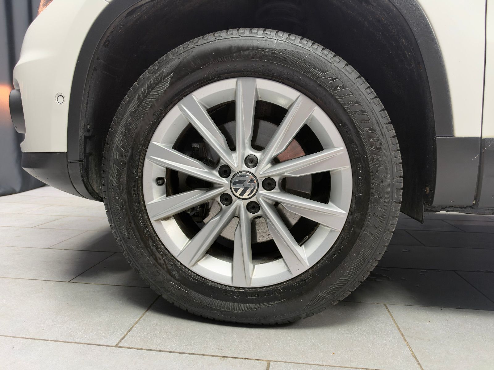 Fahrzeugabbildung Volkswagen Tiguan 2.0 TSI 4MOTION Track&Style |PANO|LEDER