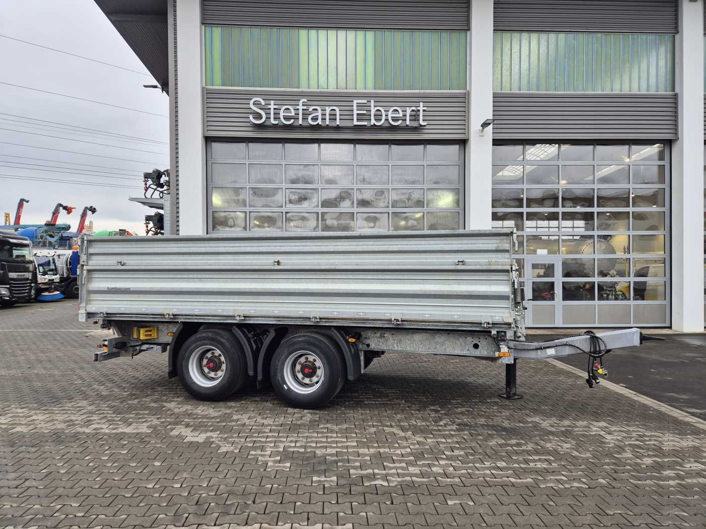 Fahrzeugabbildung Humbaur HTK 185524 Tandem Dreiseitenkipper verzinkt SAF