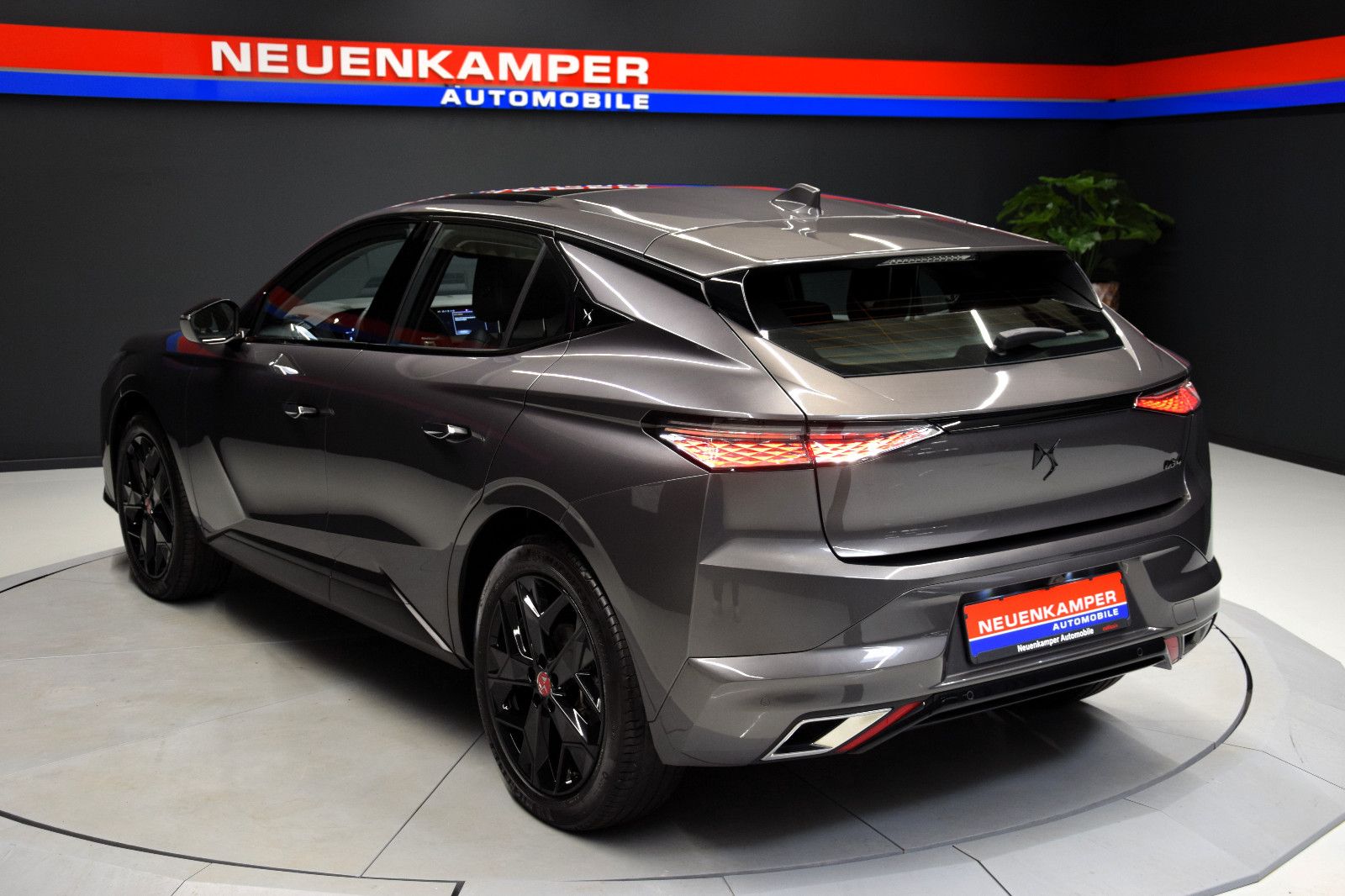Fahrzeugabbildung DS Automobiles DS4 Performance Line Pano Sitzheizung