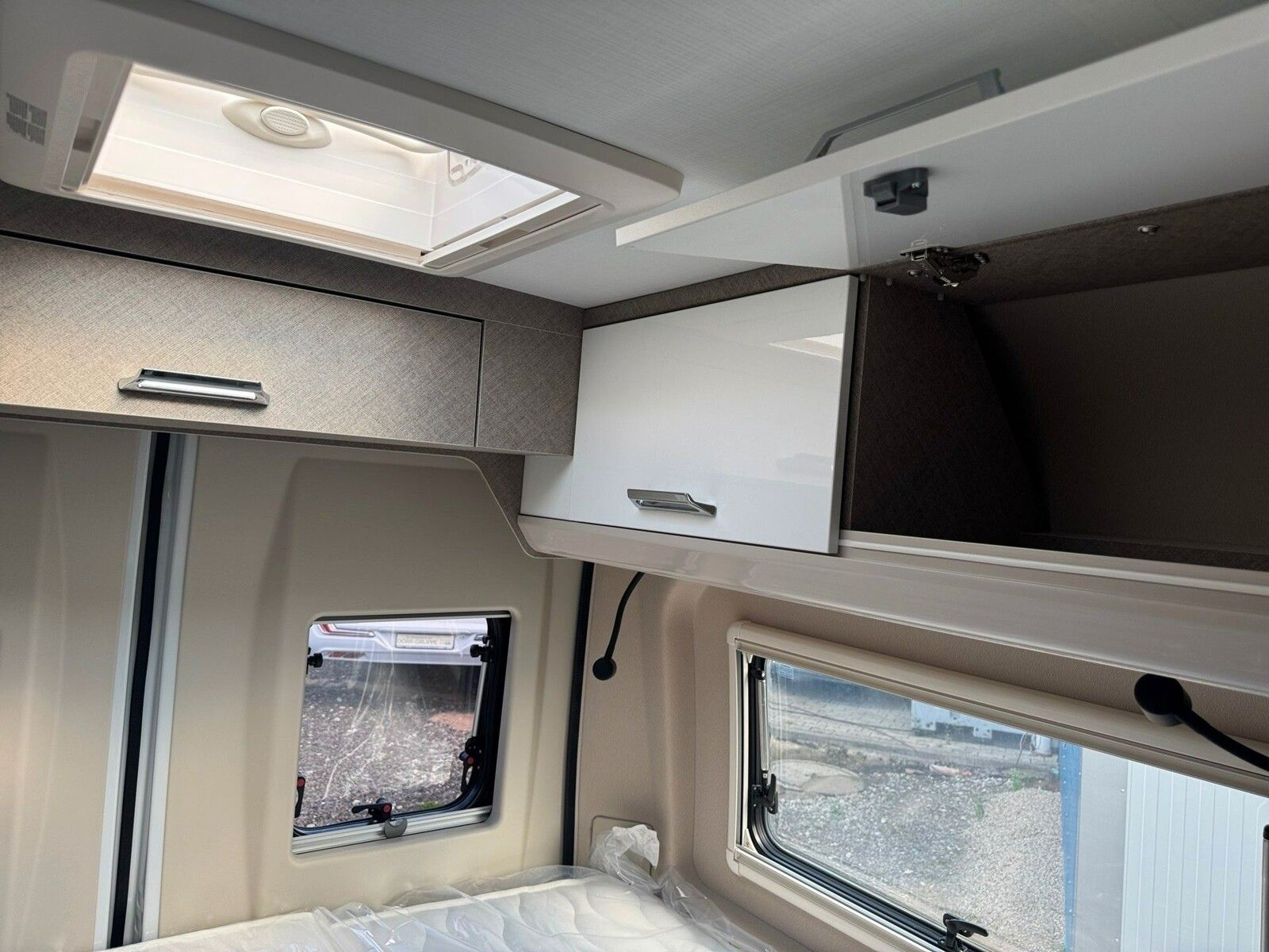 Fahrzeugabbildung Karmann Davis Lifestyle DA 590 LS Panorama Dachfenster