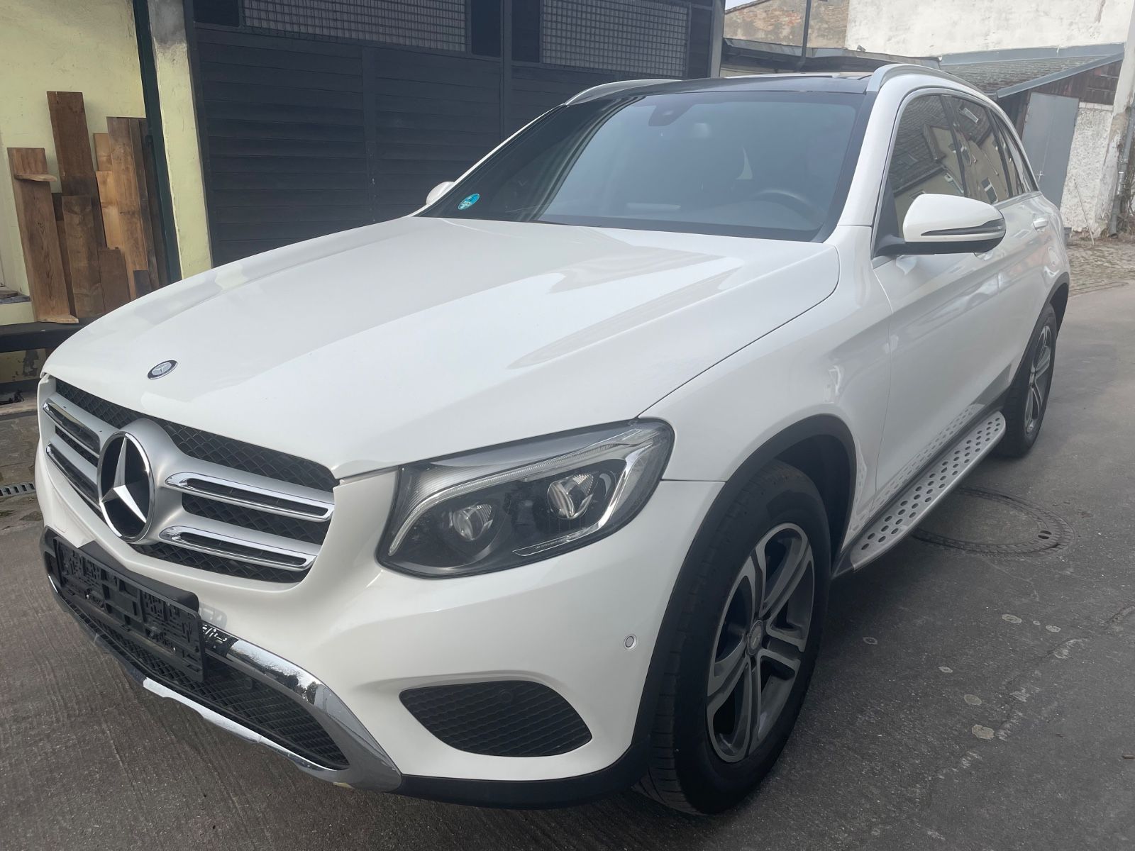 MERCEDES-BENZ GLC 250 d 4Matic Panorama*Leder*Kamera*