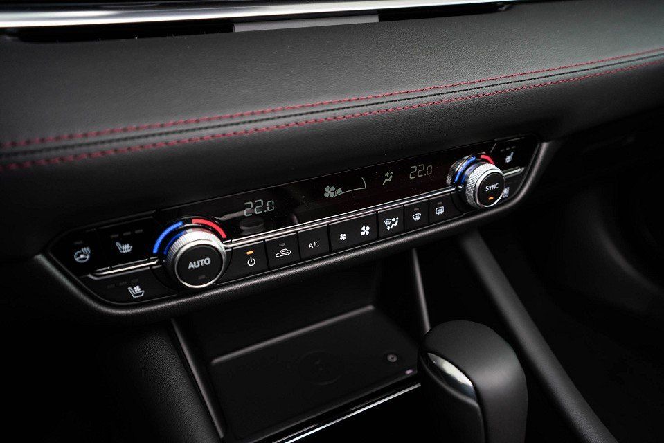 Fahrzeugabbildung Mazda 6 Kombi 2.5i 194PS A/T HOMURA SUNR