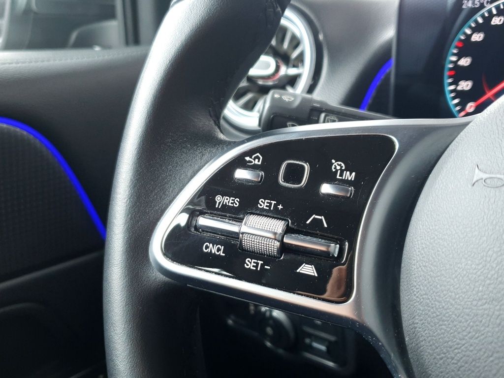 Fahrzeugabbildung Mercedes-Benz EQB 300 4MATIC Progressive*360 Grad*PDC*18 Zoll