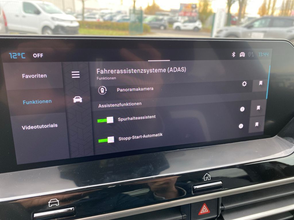 Fahrzeugabbildung Citroën C4 Benziner 130 Automatik MAX *Winter-Paket*