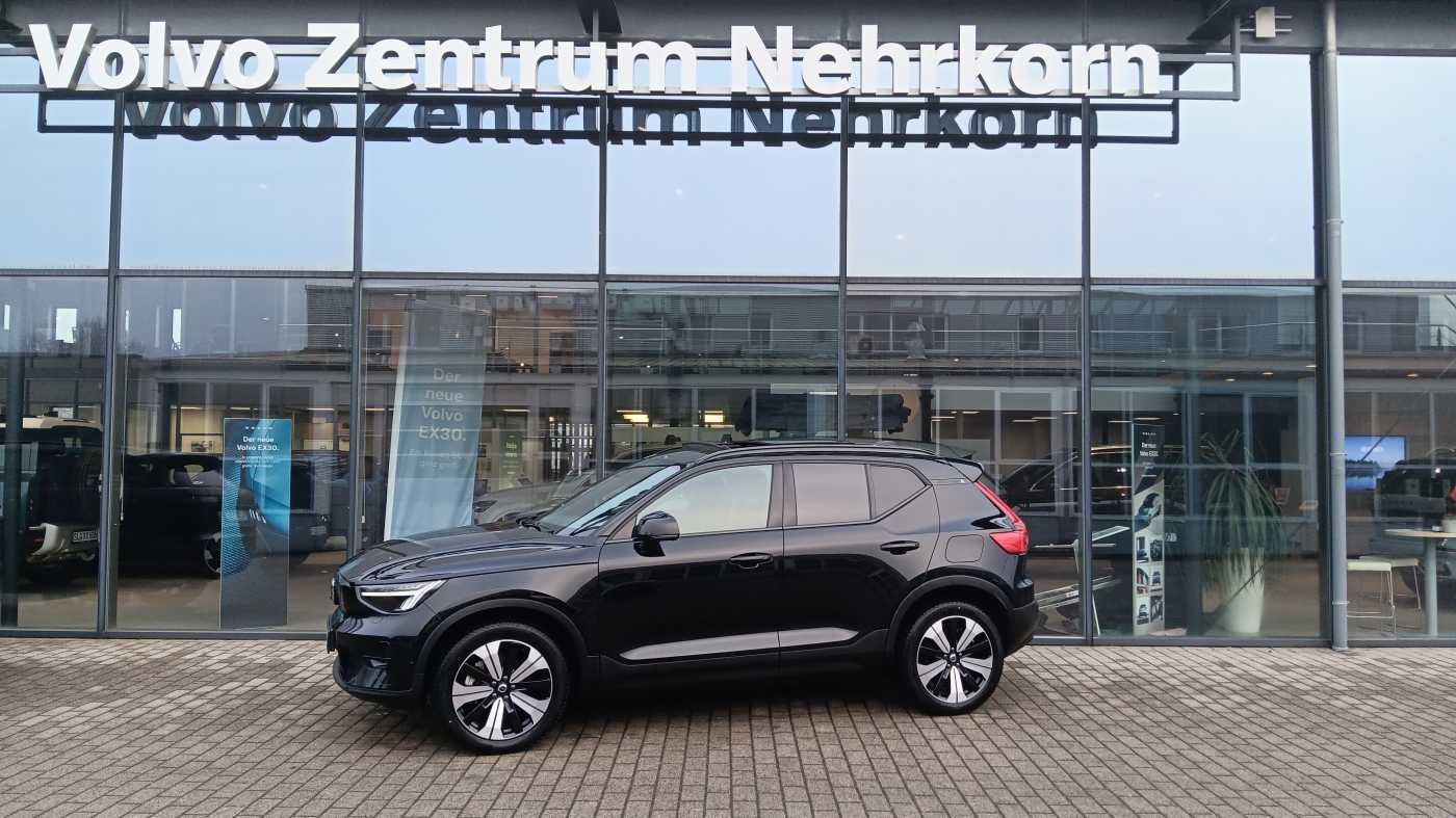 Fahrzeugabbildung Volvo XC40 Recharge Twin Ultimate AWD 'AHK, Schiebedac
