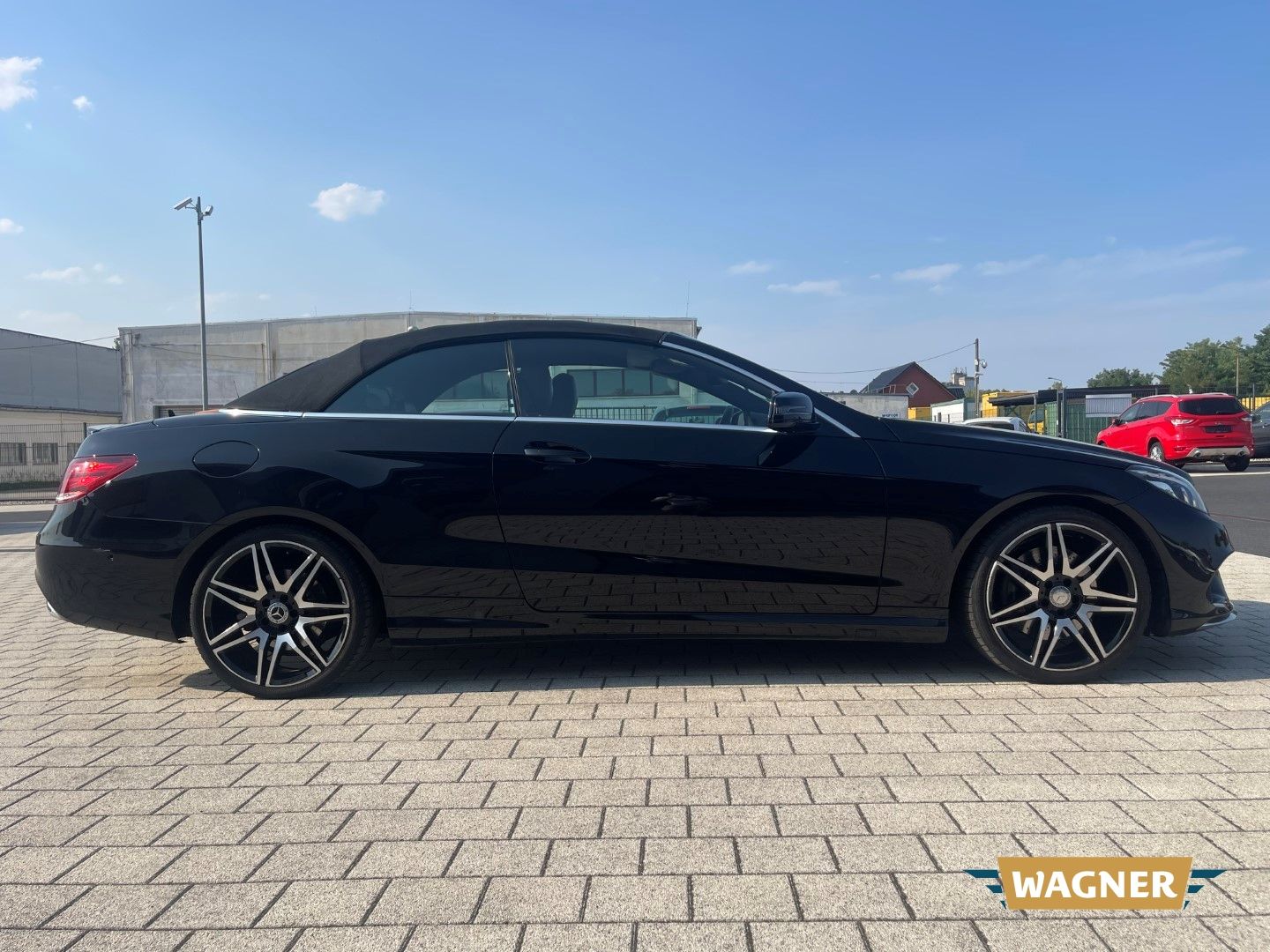 Fahrzeugabbildung Mercedes-Benz E 400 Cabrio AMG Paket Sportsitze